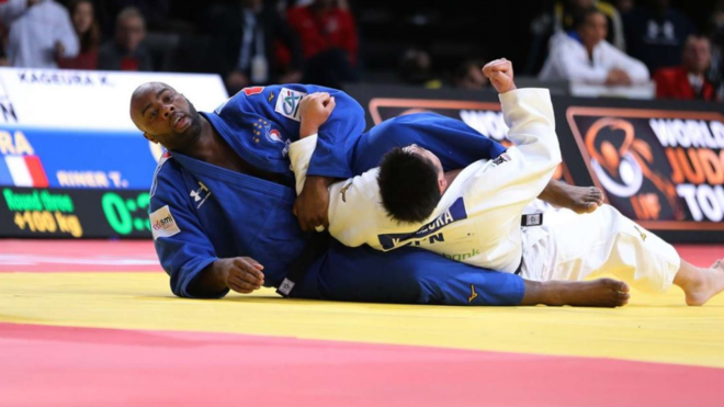El judoka francés, de azul, en el momento de su derrota