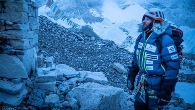Alex Txikon, en el Everest.