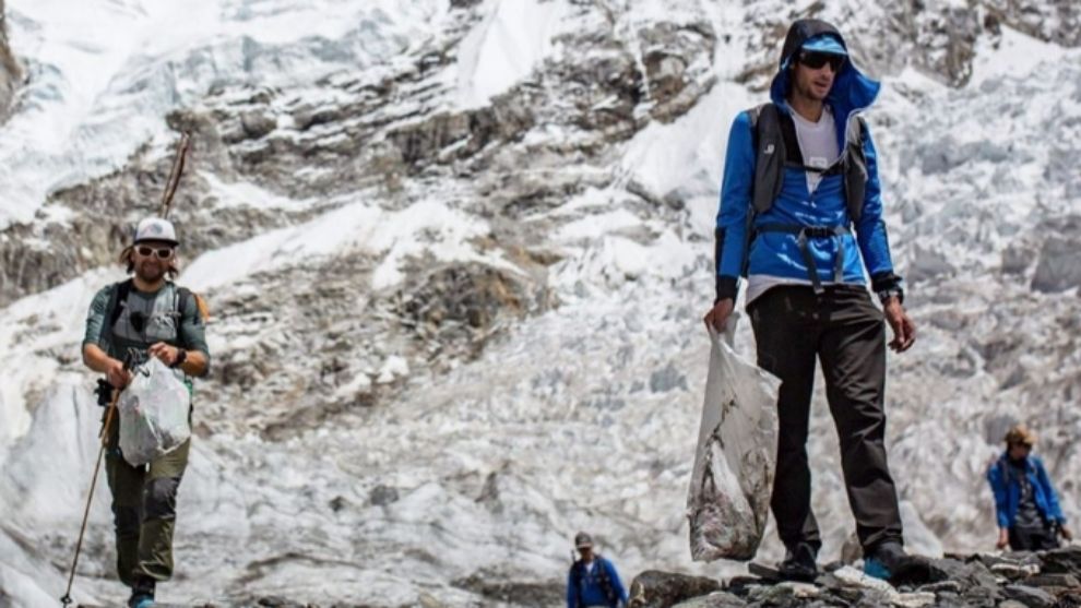 Jornet durante la limpieza de la cascada de hielo de Khumbu