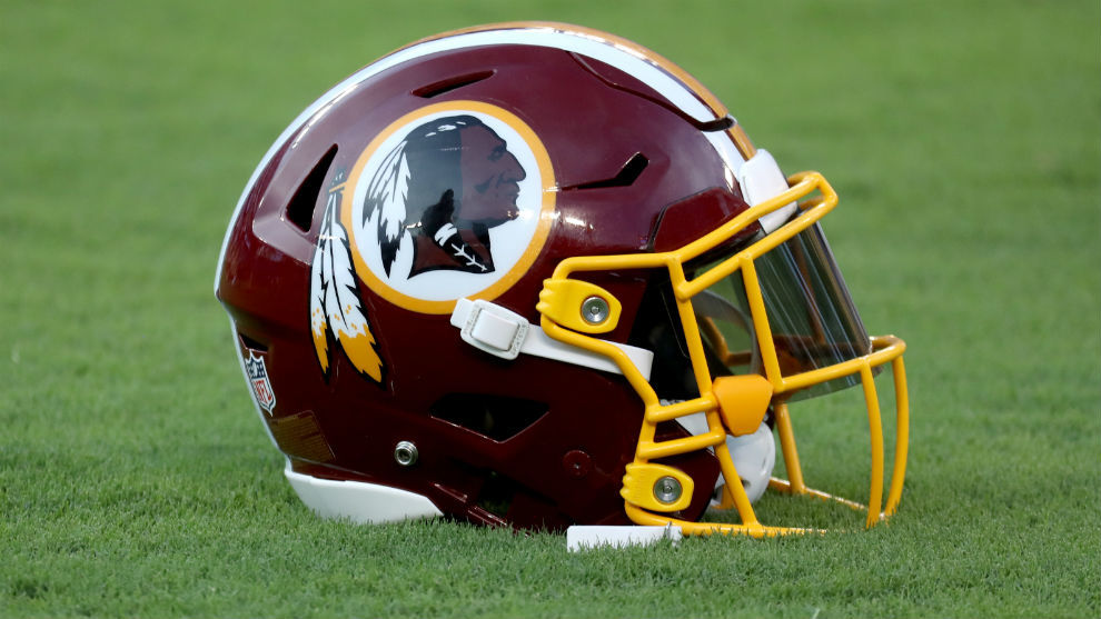 El casco con el que juegan los Washington Redskins