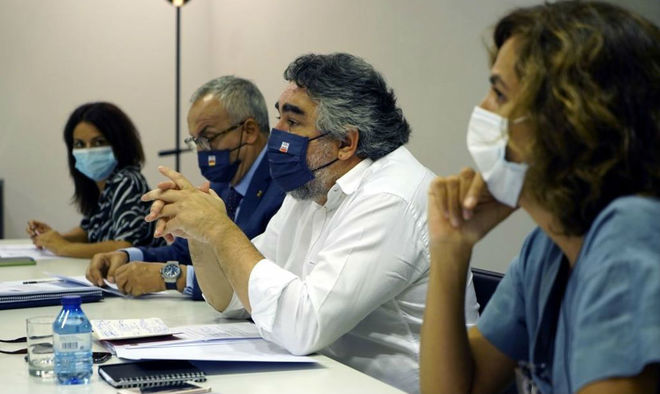 Rodríguez Uribes estuvo acompañado de Blanco (COE), Irene Montero (CSD) y Silvia Calzón (Política Territorial).