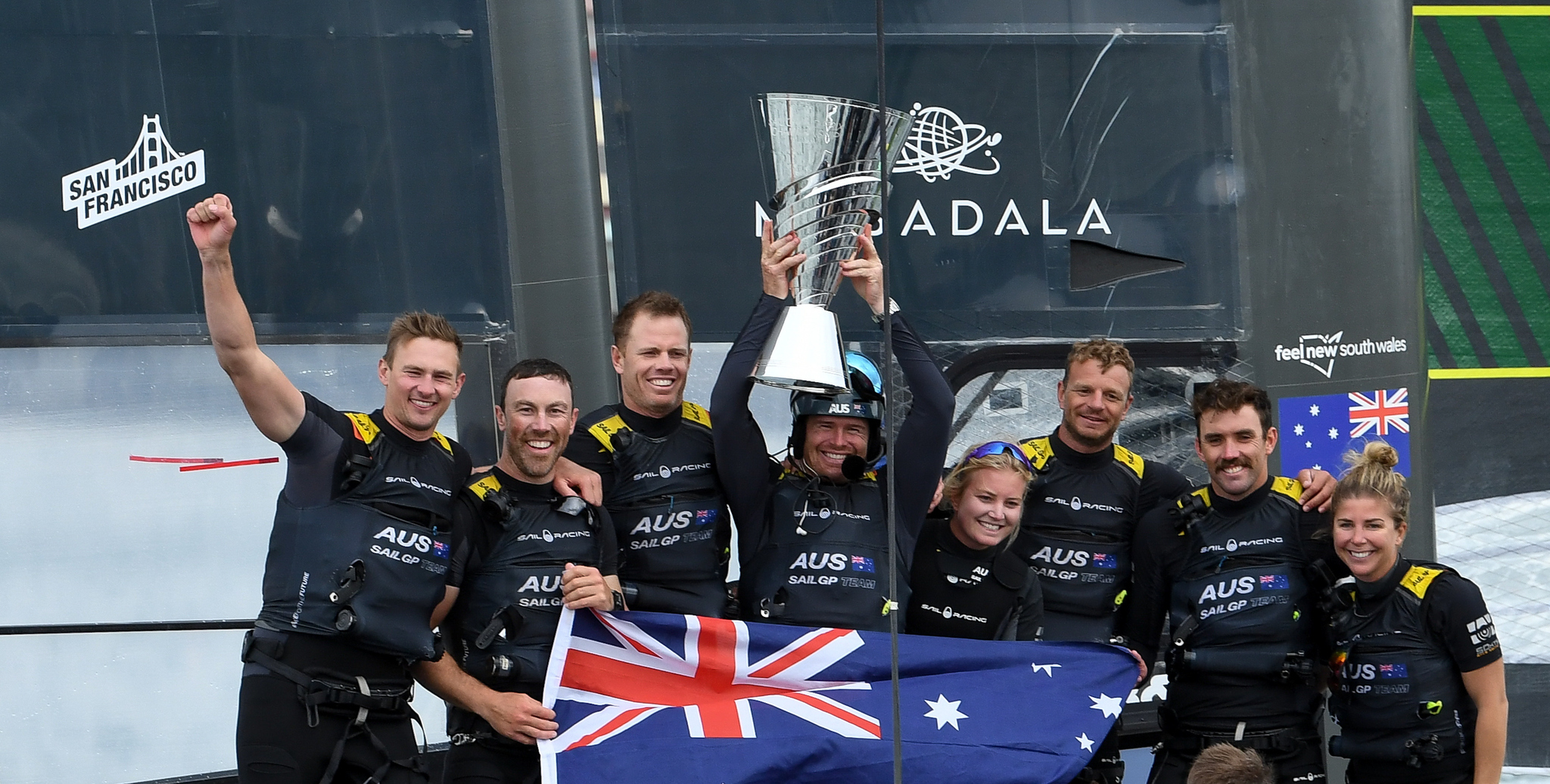 La tripulación australiana celebra su triunfo en la segunda temporada de SailGP