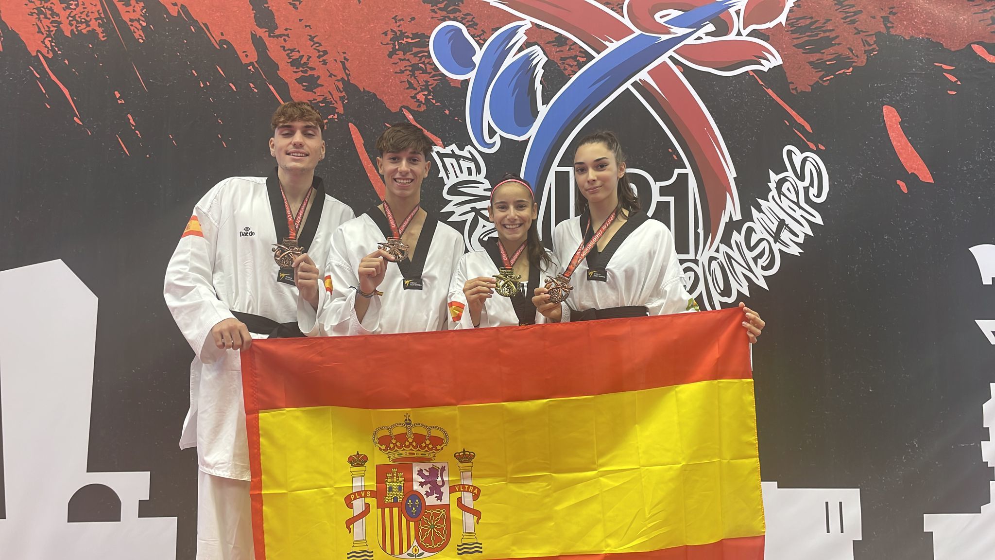 Los medallistas en Tirana / RFETaekwondo