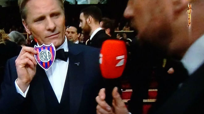 Viggo Mortensen se llevó a los Oscars el escudo de San Lorenzo: "No sólo soy argentino, si no que soy Cuervo y eso es lo más importante"