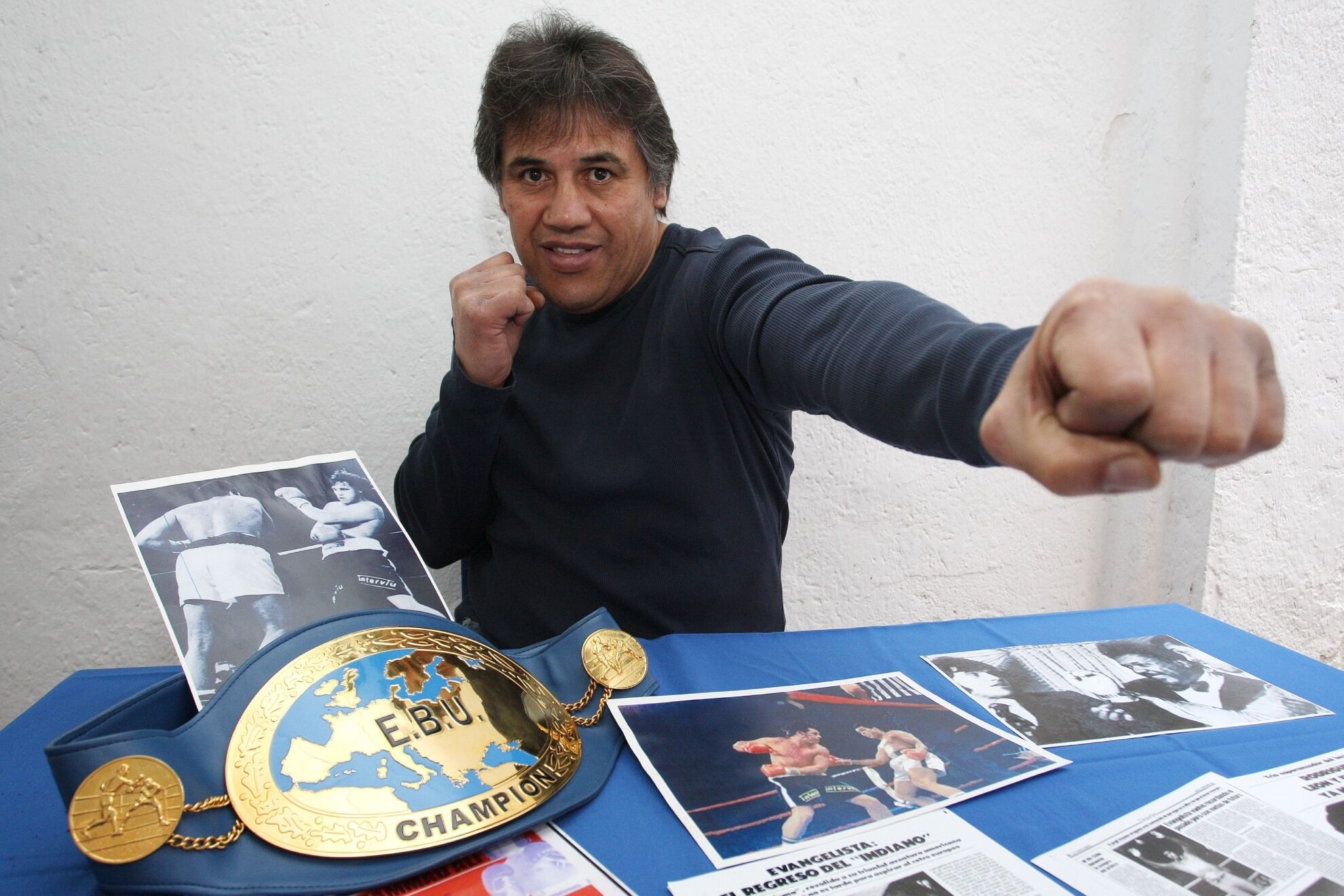 Alfredo Evangelista (boxeo), número 8 como independiente en Carballeda de Valdeorras