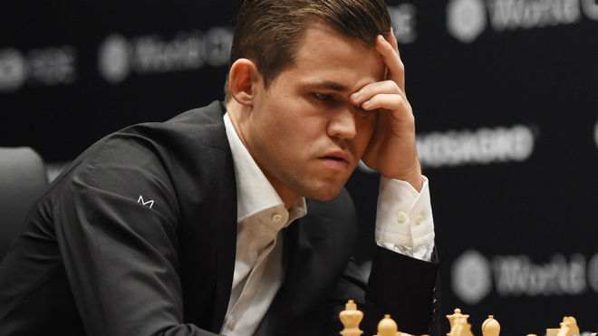 Carlsen, durante una partida
