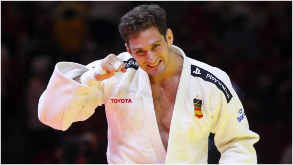 Niko Shera, tras ganar el combate por el oro en el Mundial.
