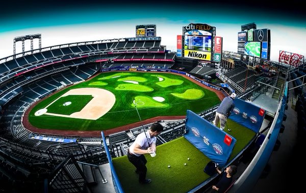 Golf en el estadio de los New York Mets de béisbol