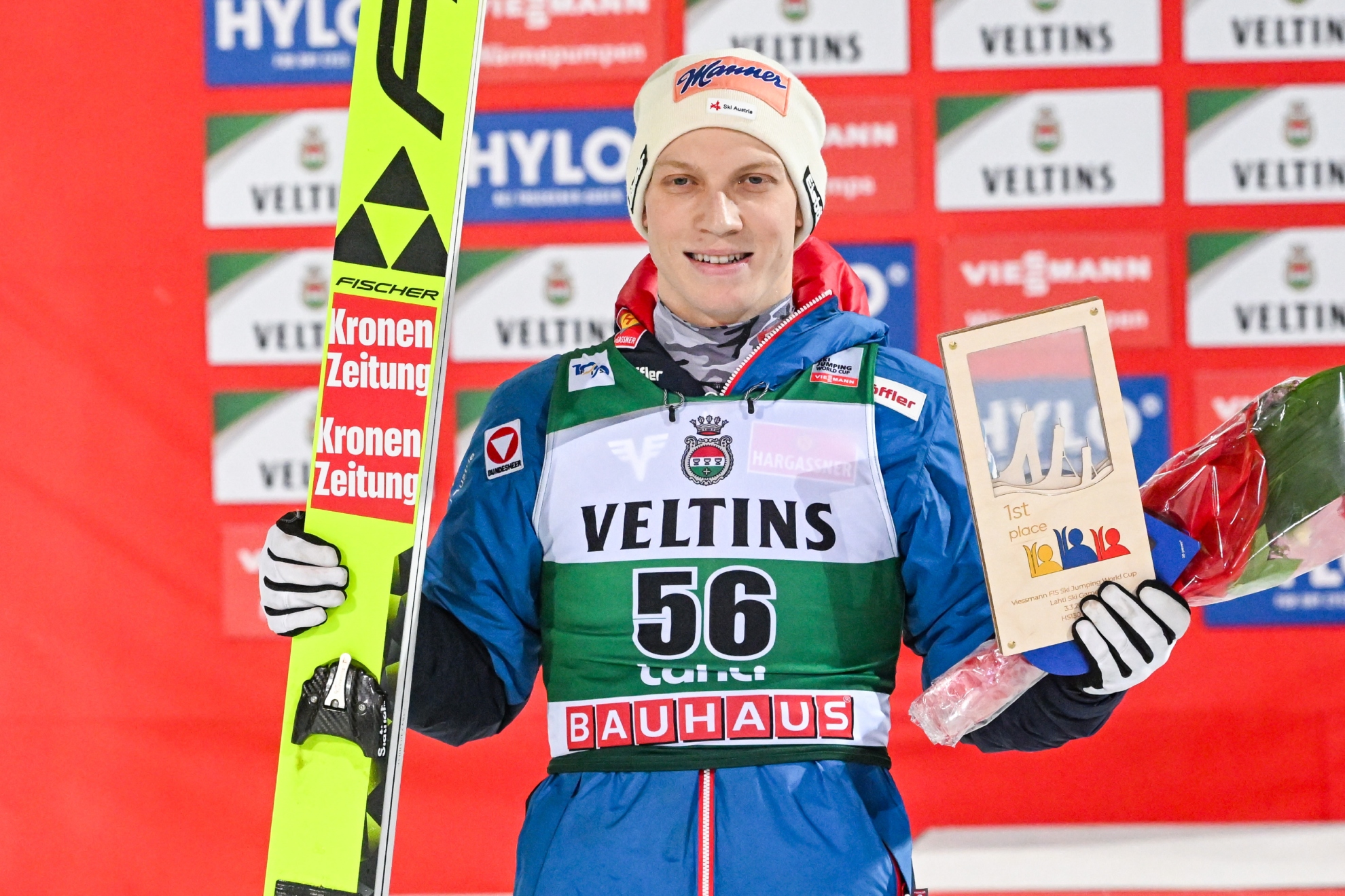 Jan Hörl en el podio de la estación finlandesa de Lahti.