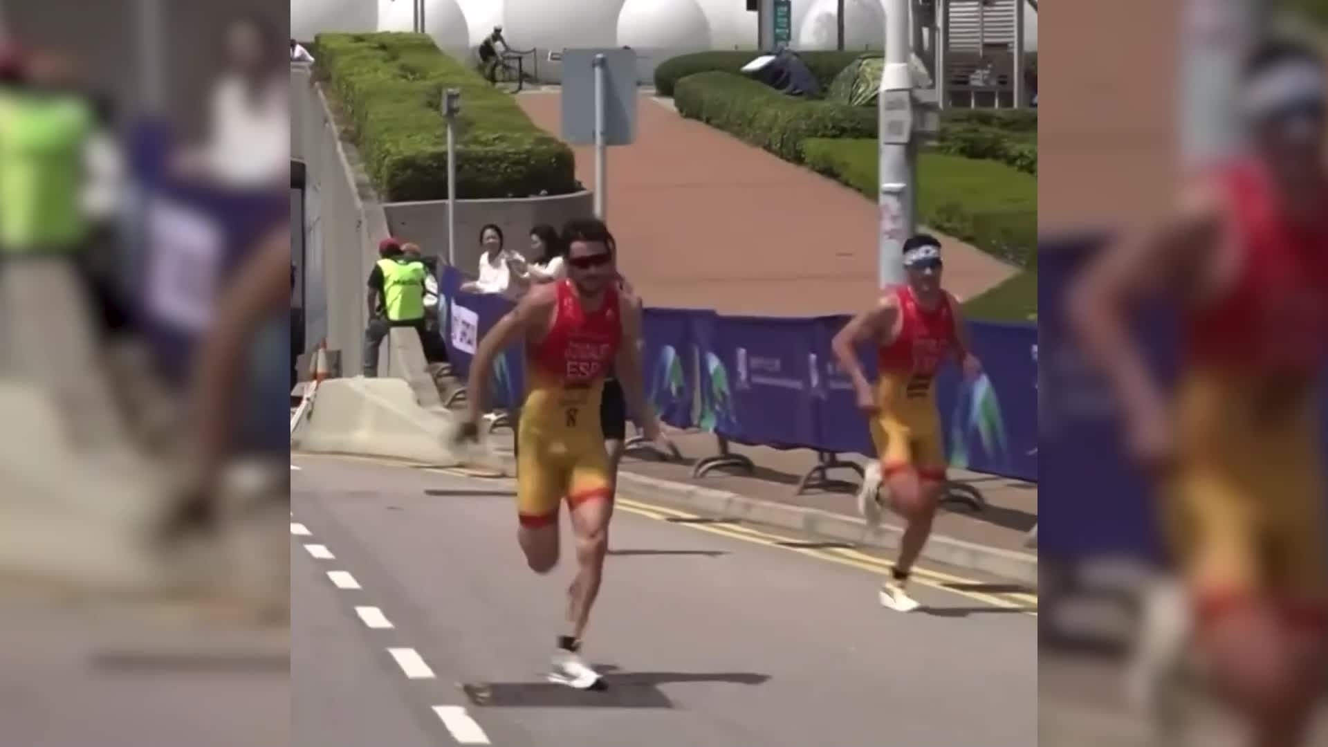 El triatleta malagueño dejó clavados a sus rivales, el español Antonio Serrat y el japonés Kenji Nener, con un demoledor cambio de ritmo a falta de 600 metros para la meta.