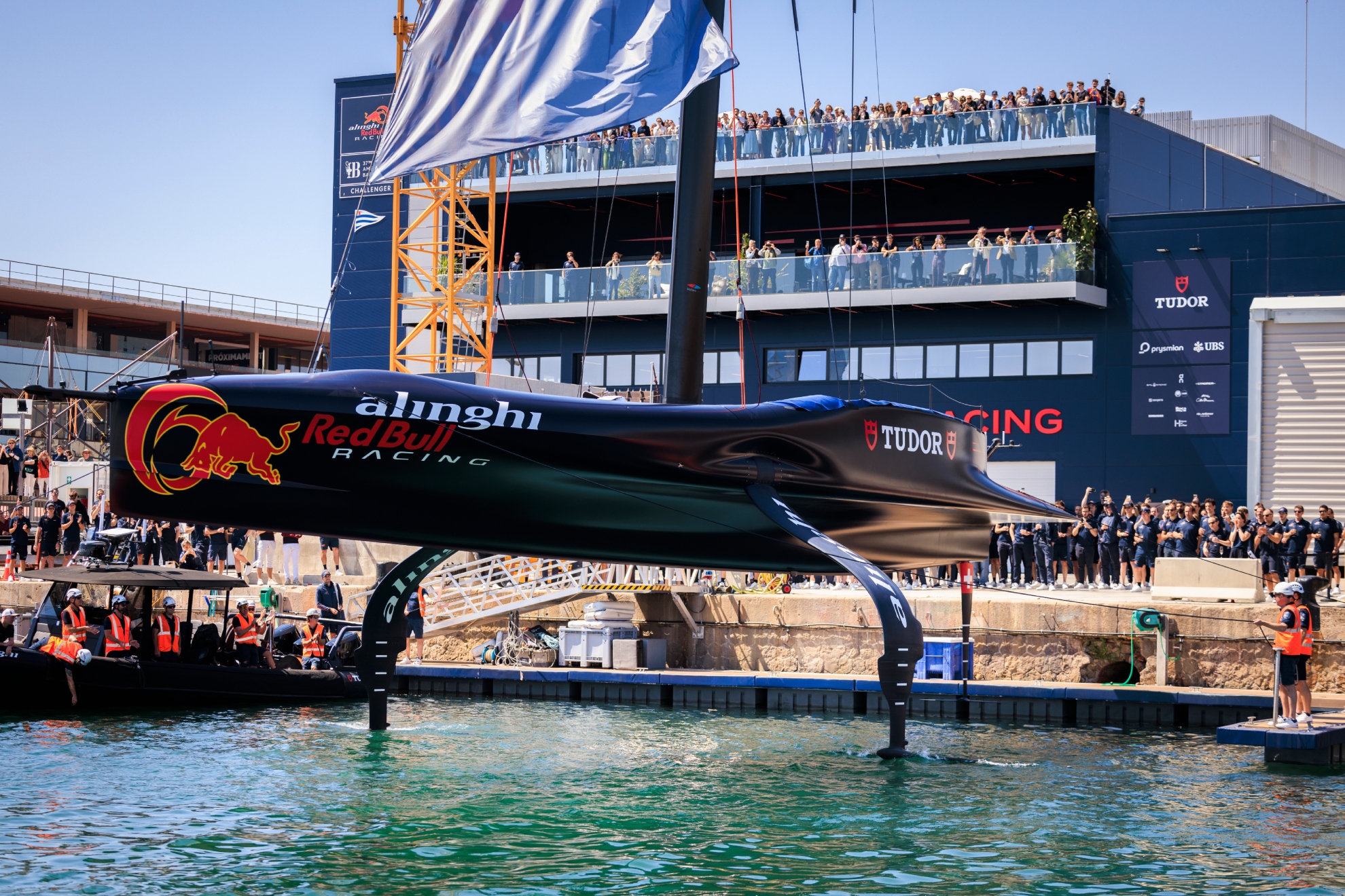Presentación del OneBoat del AC75 del Alinghi Red Bull Racing Team.