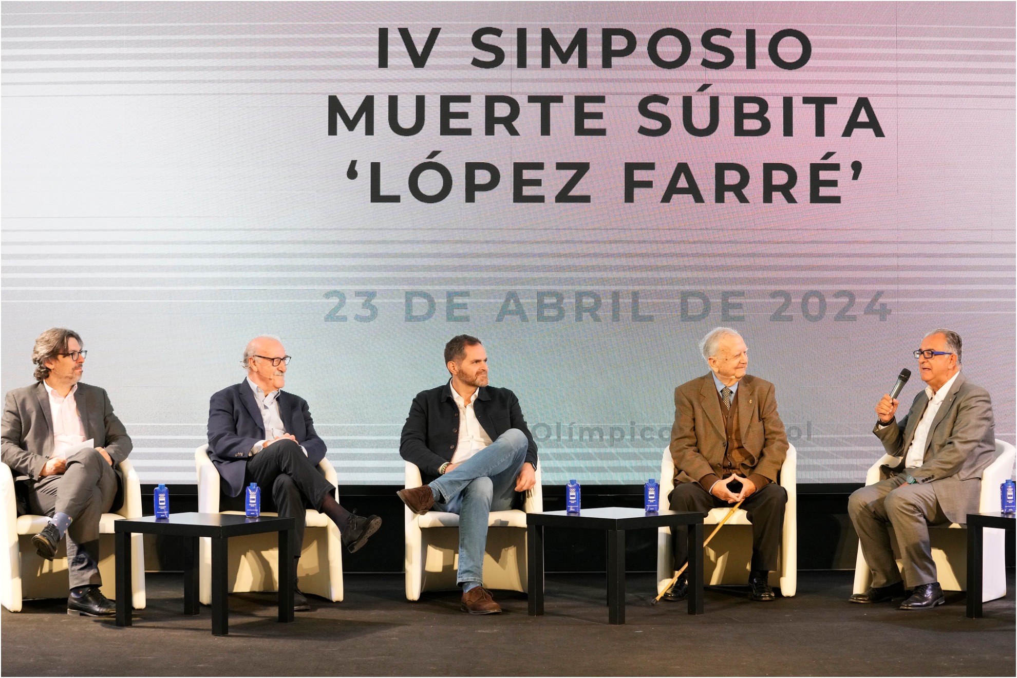 La primera mesa redonda del Simposio López Farré.