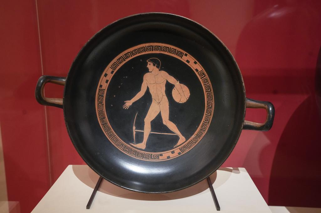 Cerámica con motivo deportivo (año 490 a.C.)