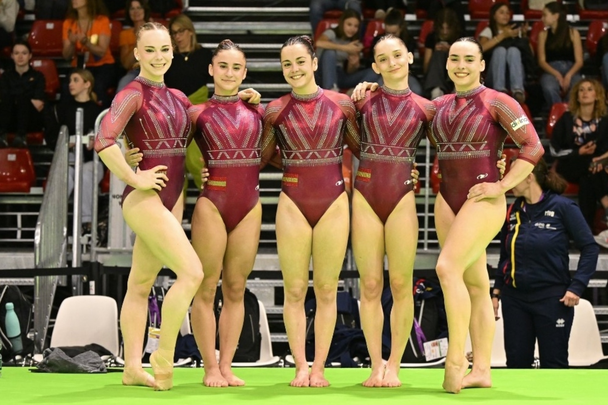 Las gimnastas españolas tras su participación en la ronda de clasificación por equipos