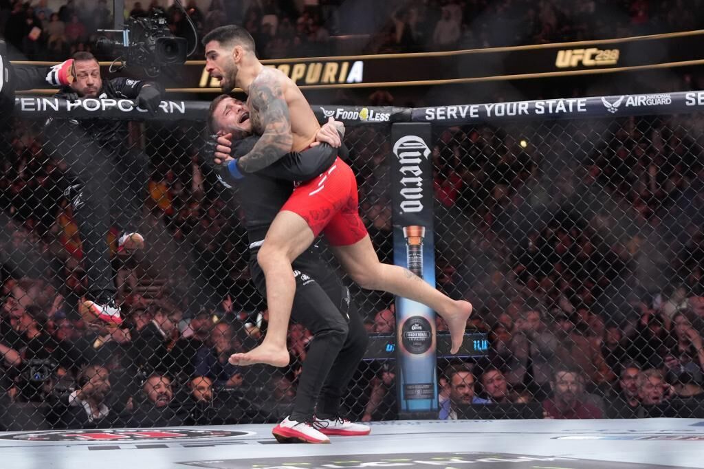 Topperia Las mejores imágenes del Ilia Topuria vs Volkanovski que terminó con el ...