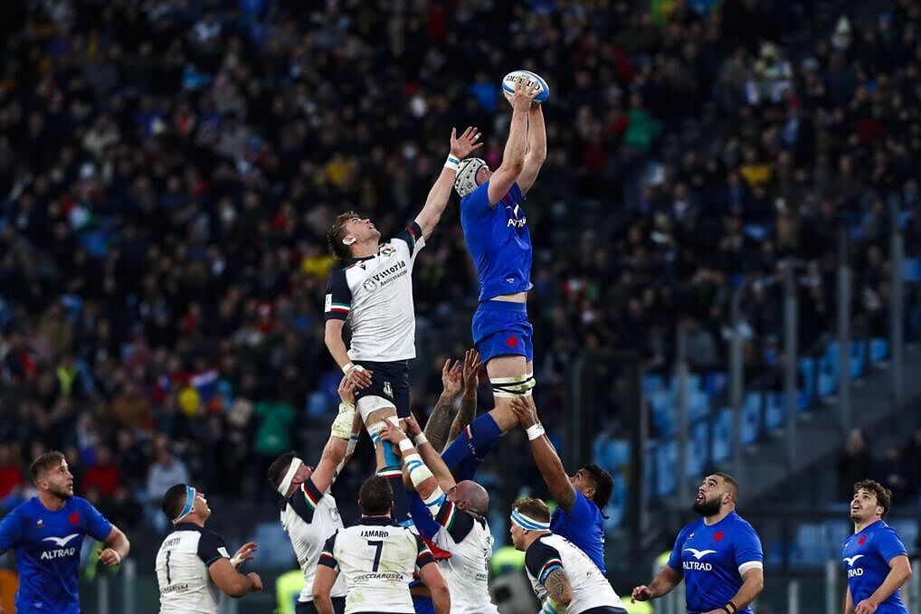 Francia en un partido del Seis Naciones ante Italia.