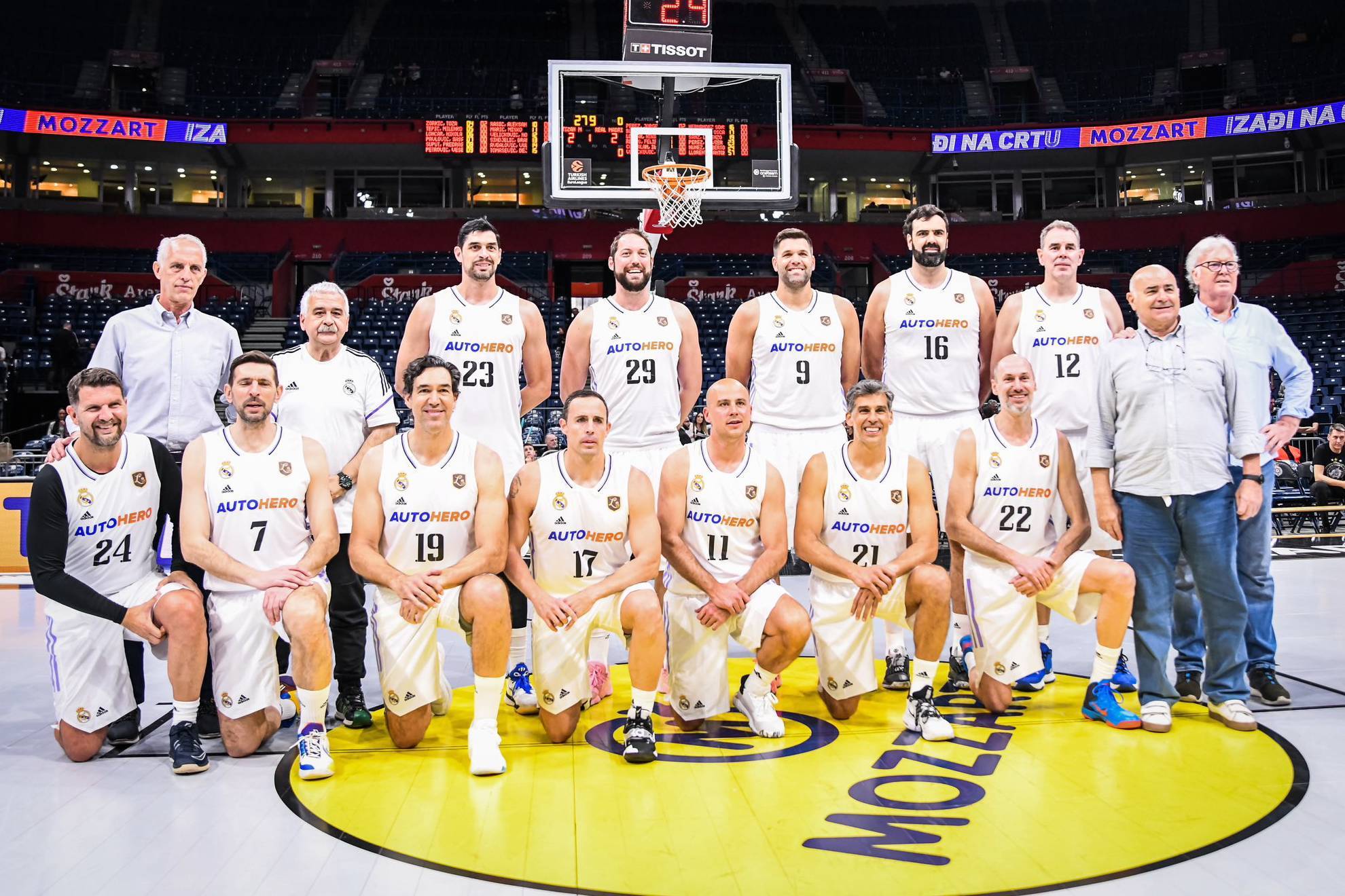 El equipo de baloncesto del Real Madrid nos representa. Que notais?