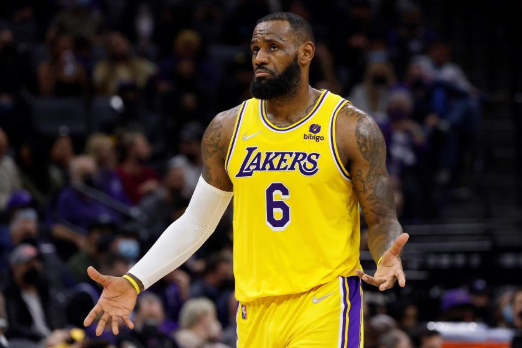 Los Lakers retiraran la camiseta de LeBron James cuando ingrese en el Hall of Fame Marca