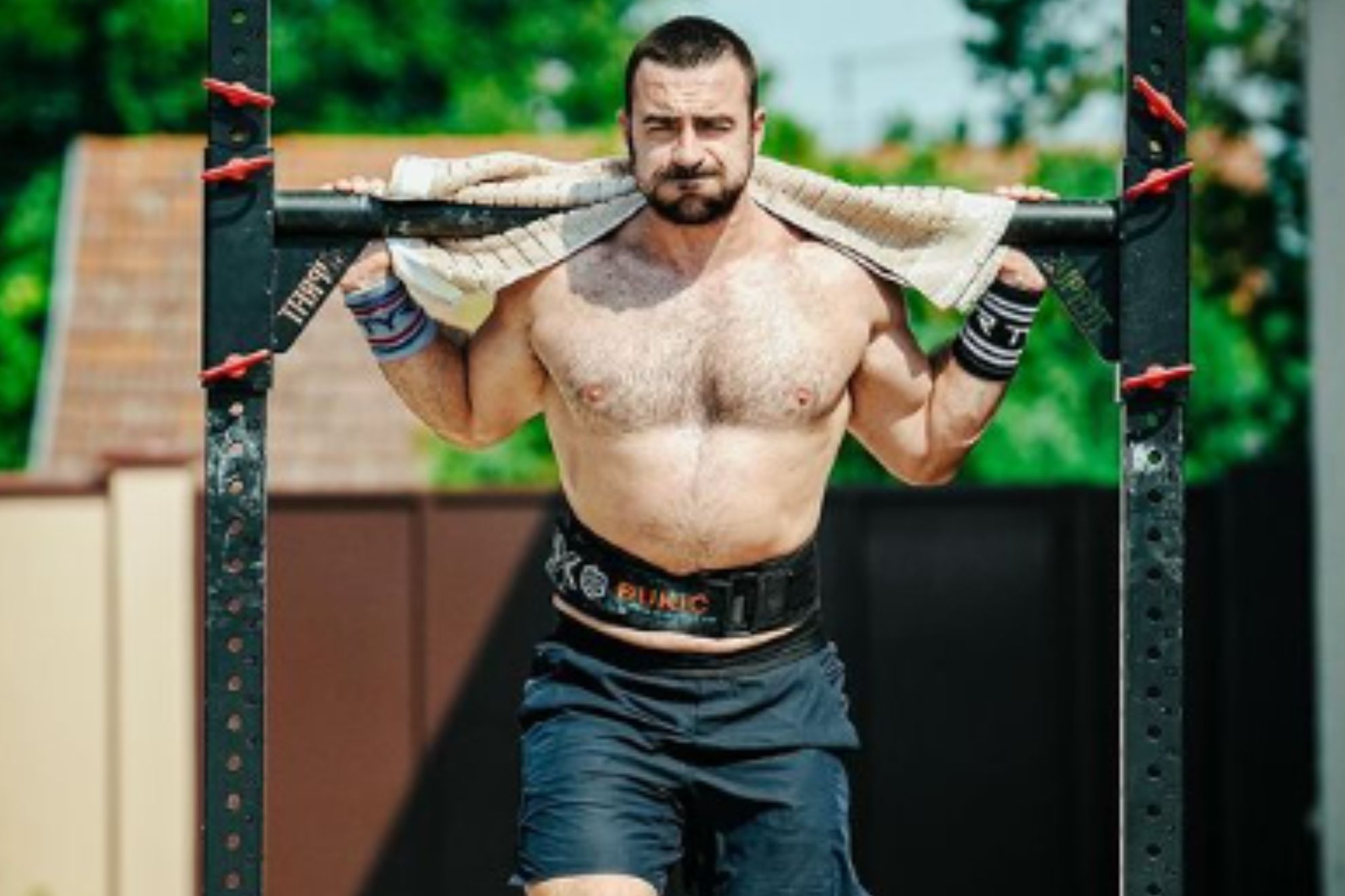Lazar Dukic se ahoga durante una prueba de los CrossFit Games Marca