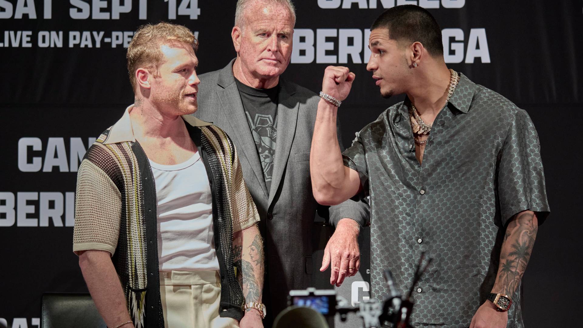 Canelo e Berlanga na coletiva de apresentação.