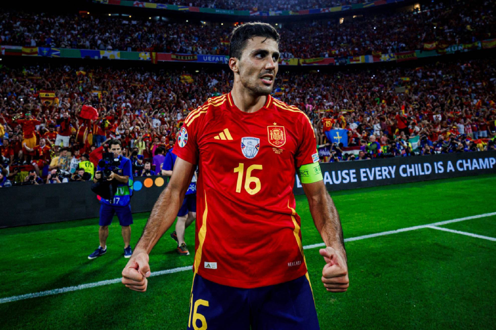 rodri-ya-va-siendo-hora-de-que-un-jugador-espa-ol-gane-el-bal-n-de-oro
