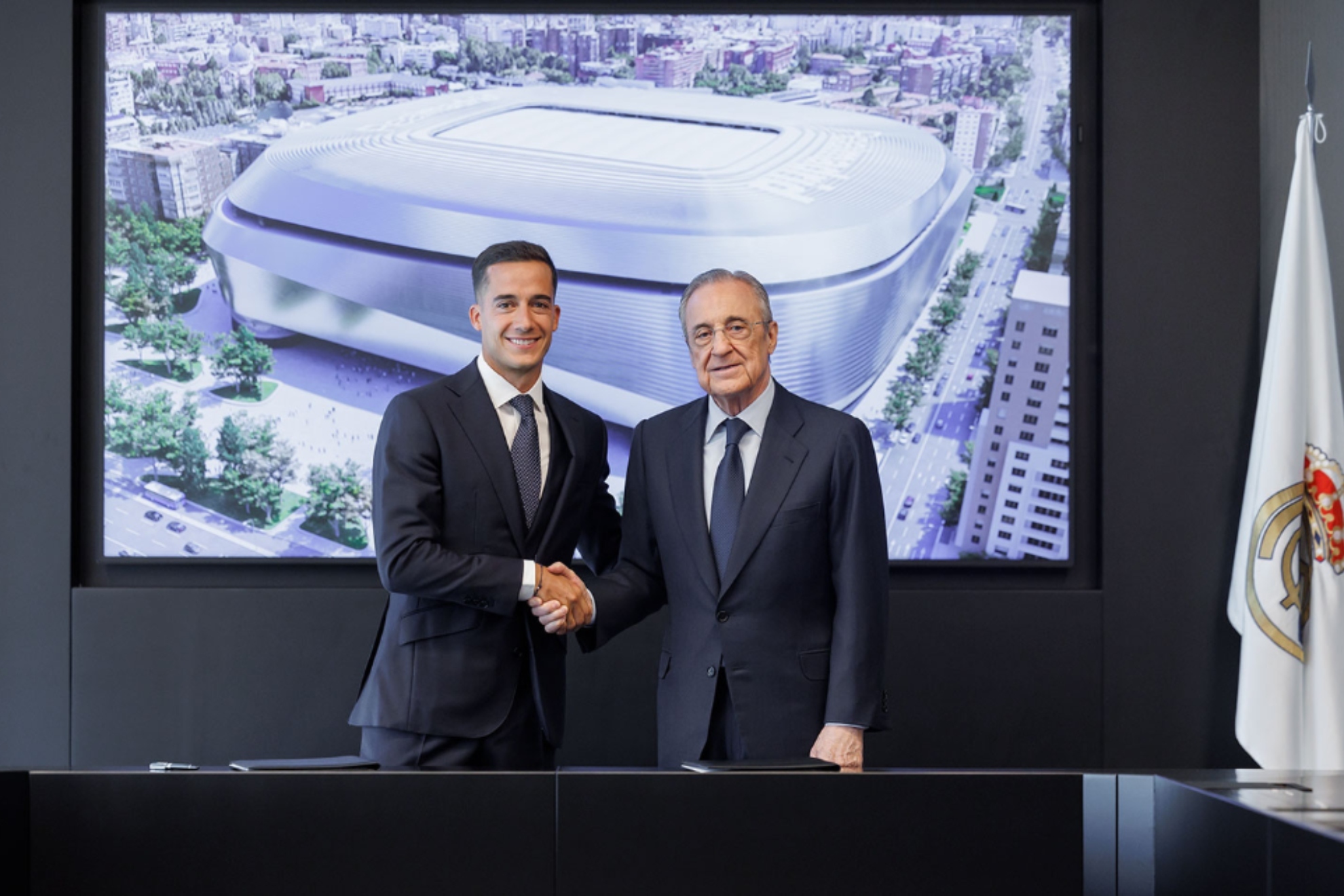 Lucas Vázquez renueva hasta 2025 con el Real Madrid