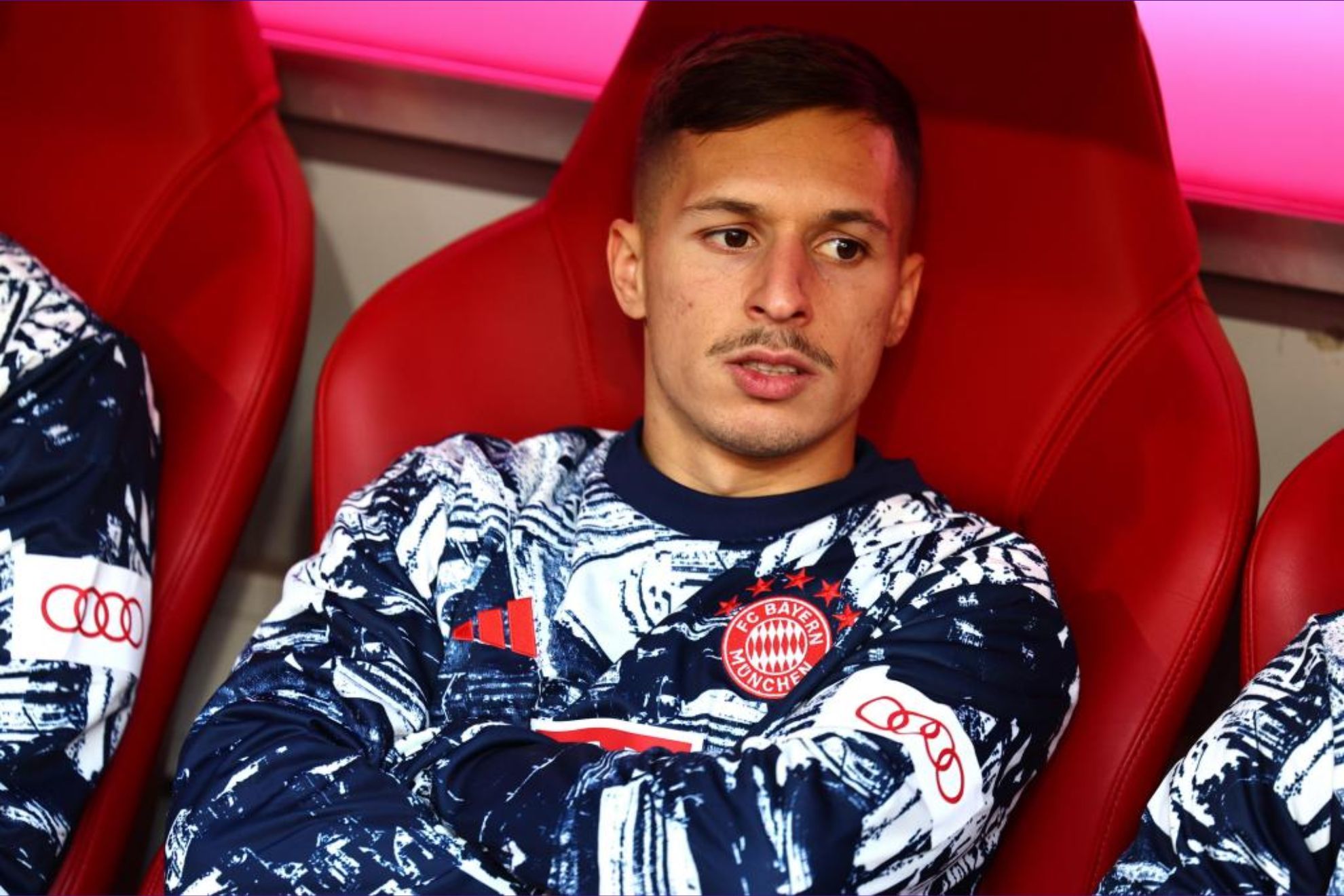 Bryan Zaragoza Autogrammkarte Bayern München 2023-24 Original Signiert