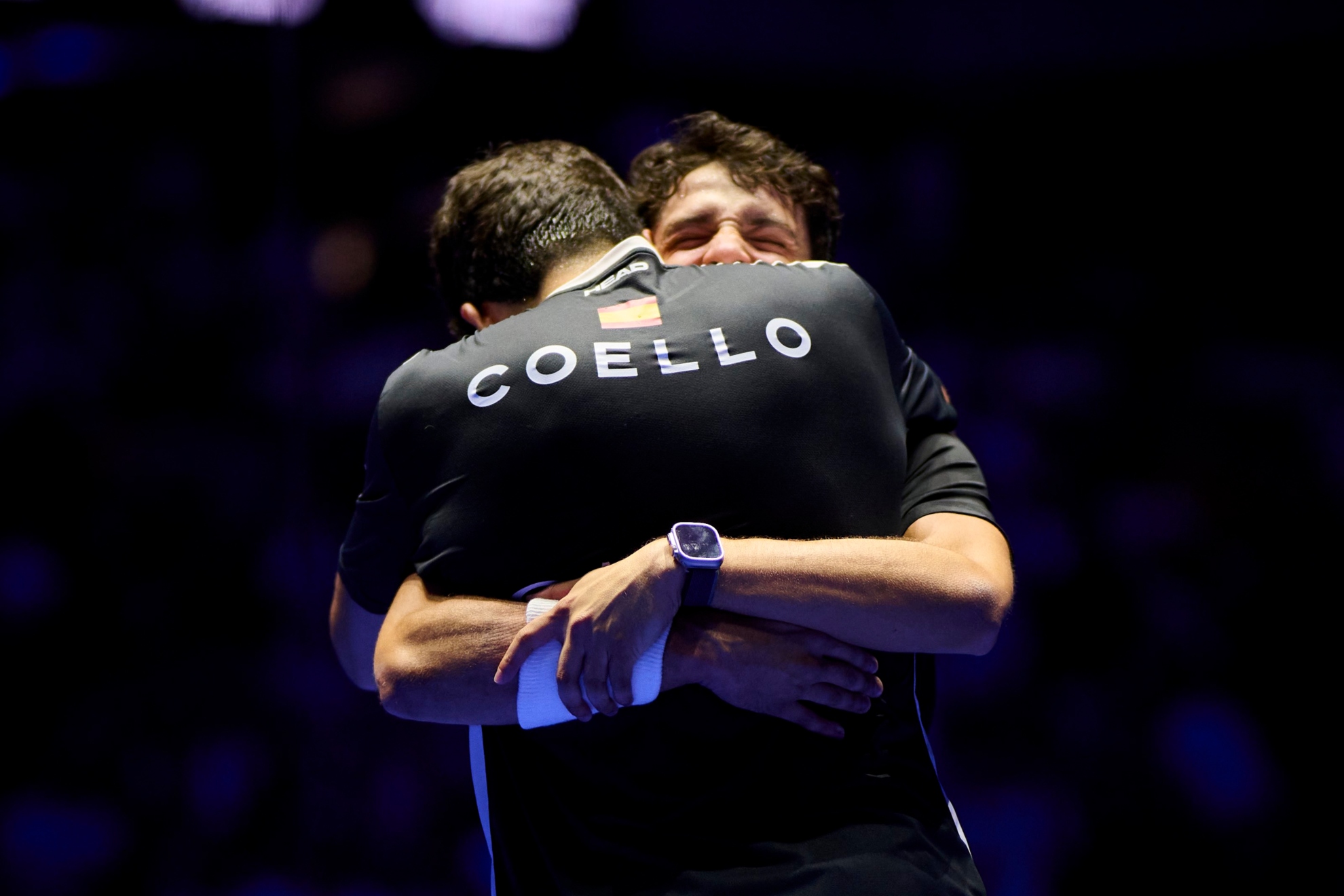 Abrazo final entre Coello y Tapia en el Wizink Center.