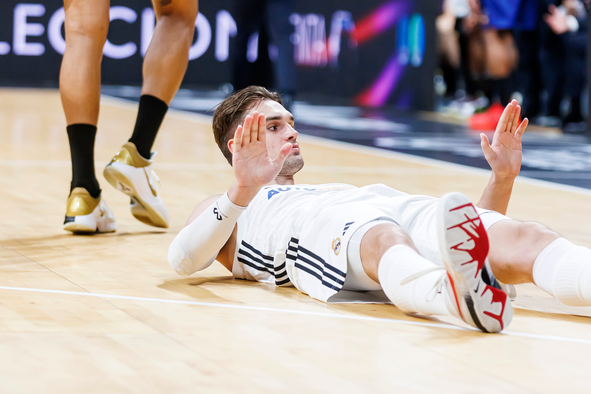 Hezonja w półfinale.