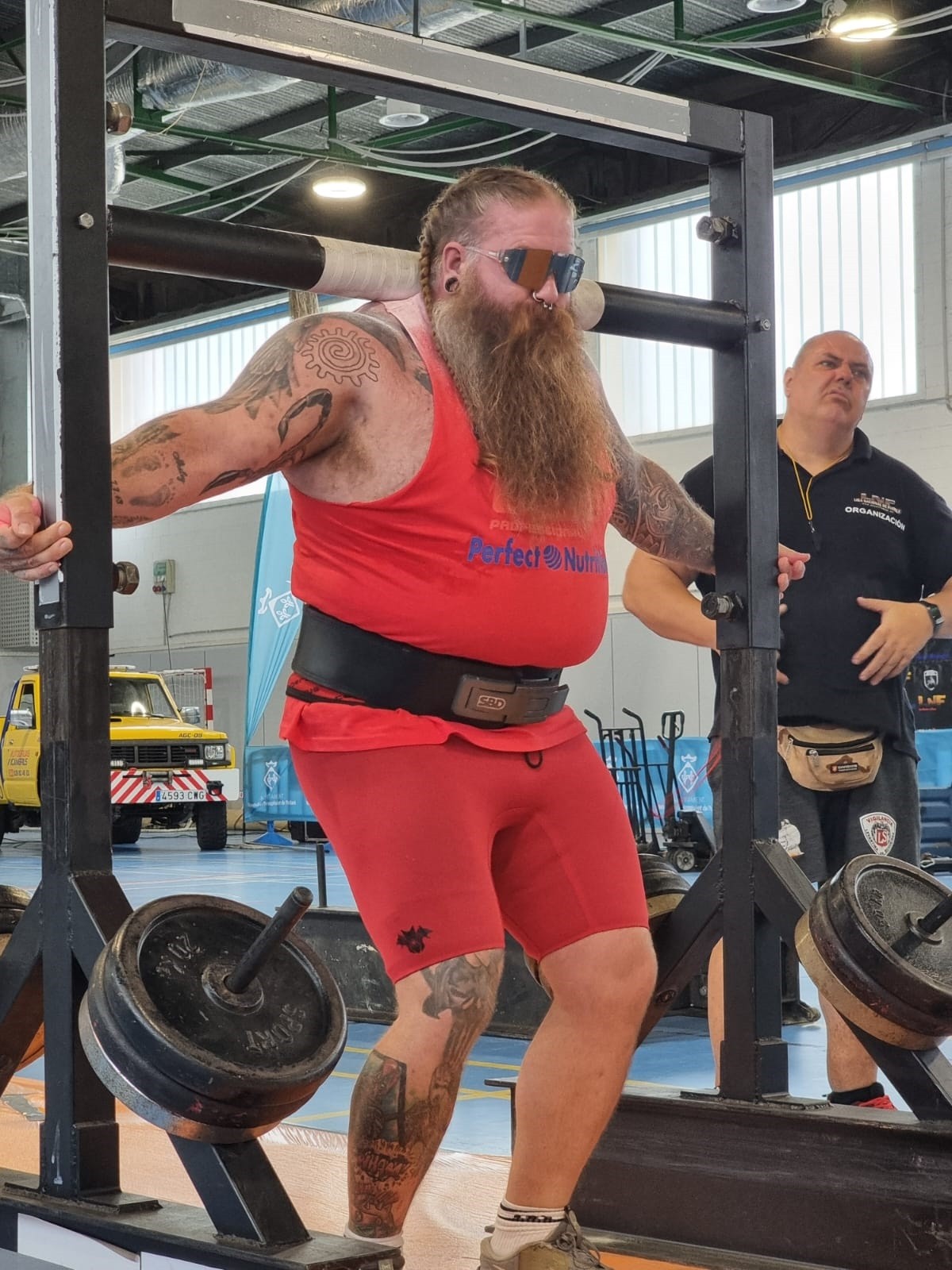 Matthew Riddall z super jarzmem o wadze 405 kg