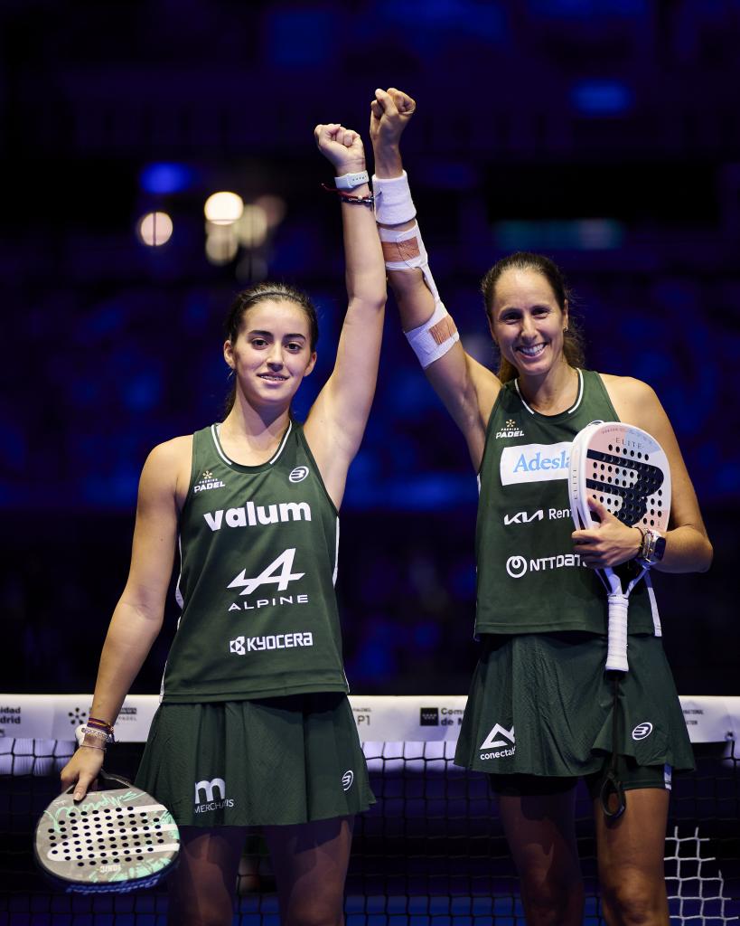 Claudia Fernández y Gemma Triay tras ganar en Madrid Premier Padel 2024.