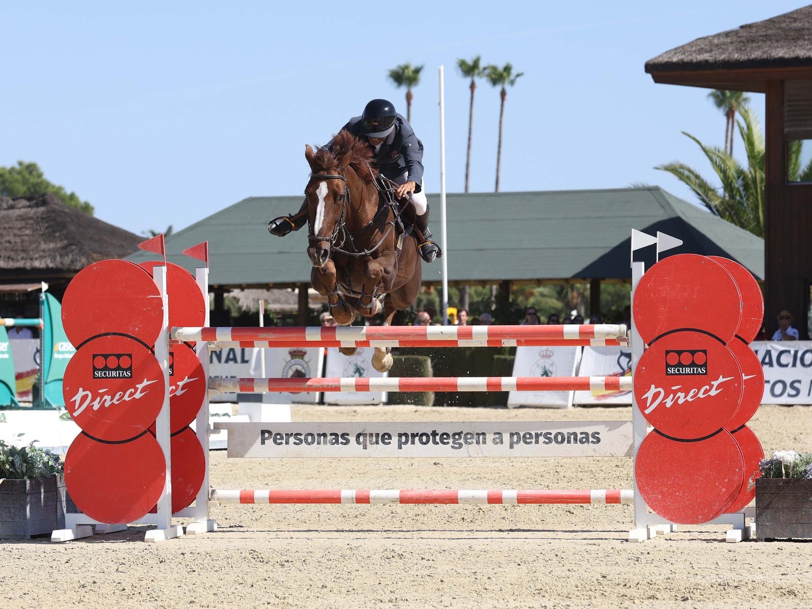 Un jinete durante el CSN5* del Real Club Pineda de Sevilla.