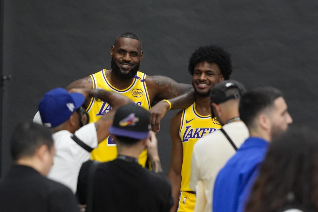 LeBron dan Bronny di Lakers Media Day di El Segundo.