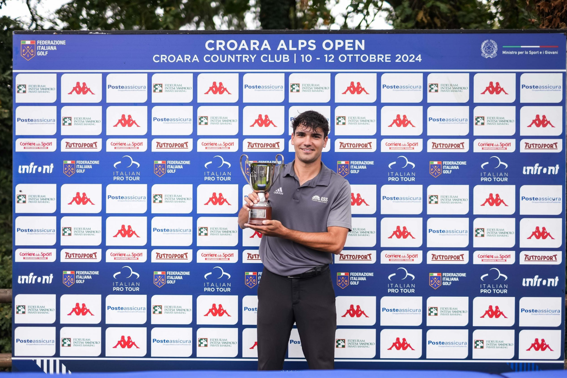 Alejandro Aguilera logra en el Croara Alps Open su primera victoria
