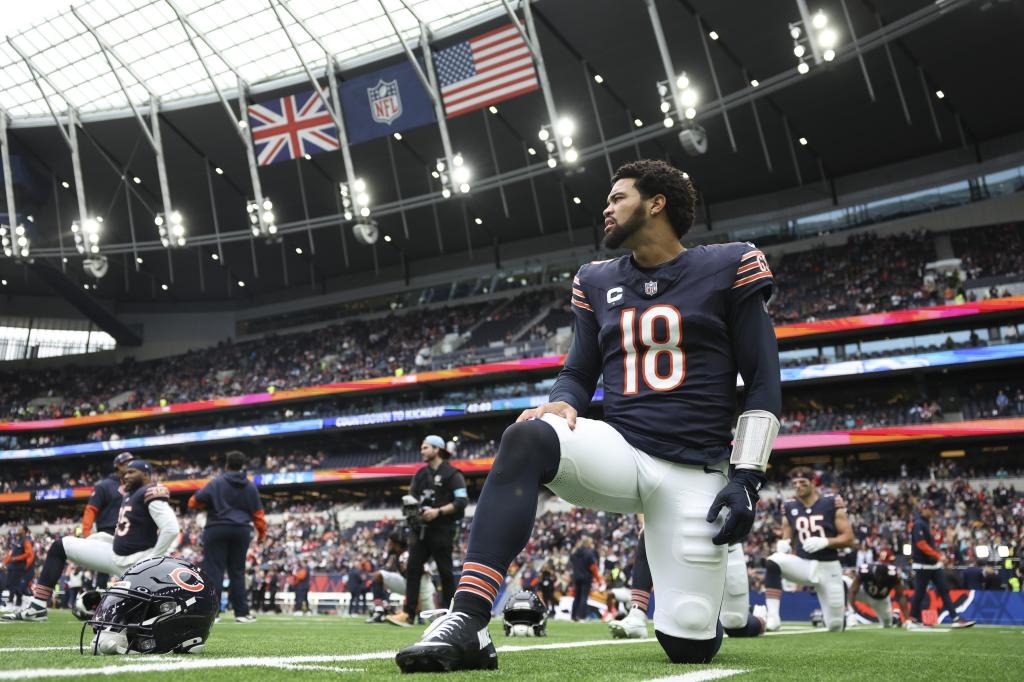 Caleb Williams, antes do jogo contra os Jaguars