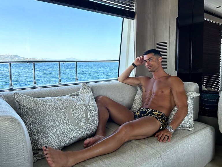 Cristiano Ronaldo en su yate Azimut Grande