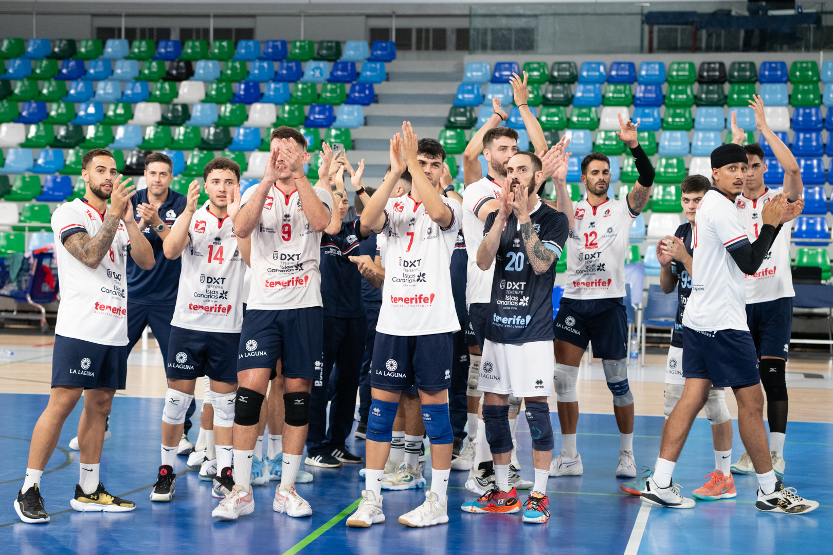 Cisneros Alter celebrates winning the first match of the 2024/25 Challenge Cup Round of 32 against Grupo Herce Soria with Navreet Singh Suhan on the right in the image.