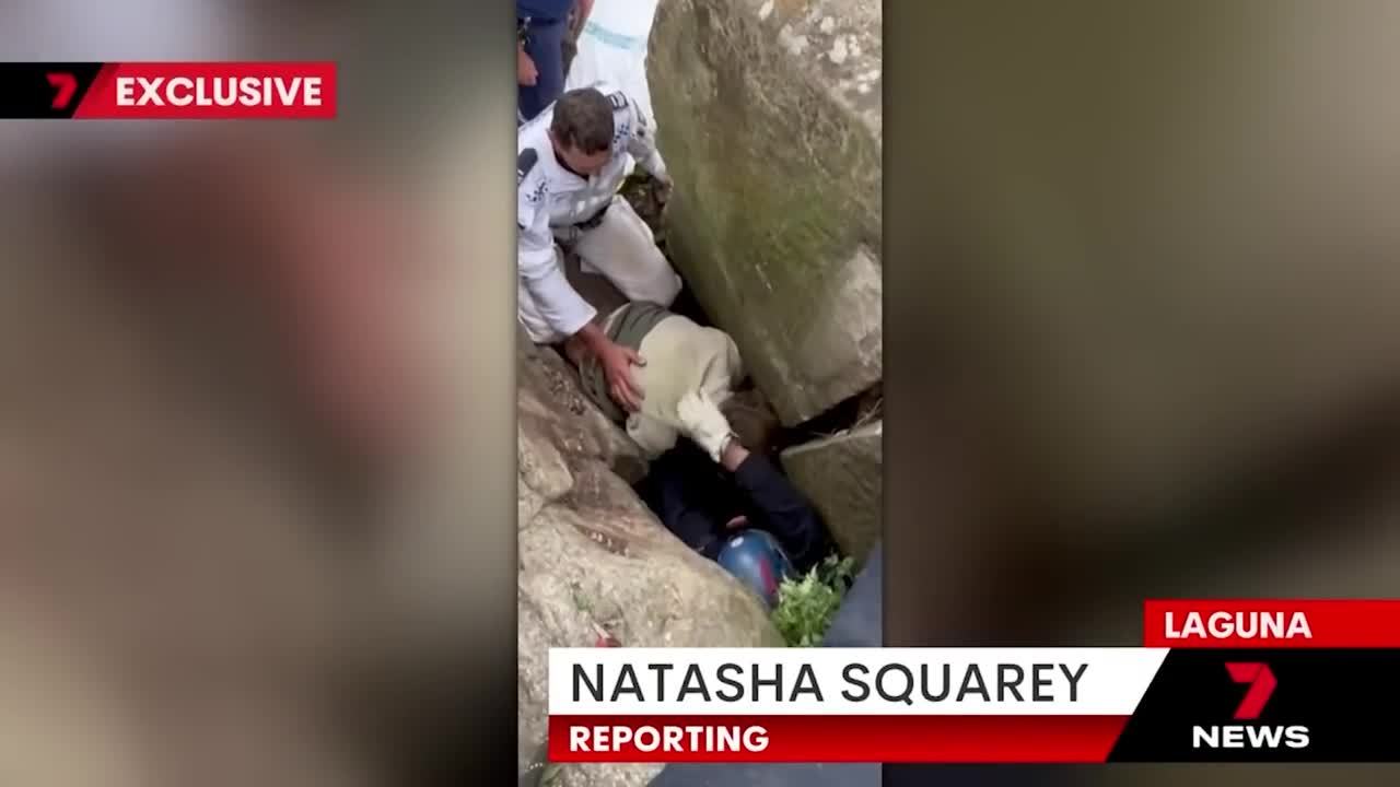 Matilda Campbell, una joven senderista australiana de 23 años, estuvo colgada boca abajo durante siete horas tras quedarse atrapada entre unas rocas en un sendero en la región de Hunter Valley, en Nueva Gales del Sur (Australia).