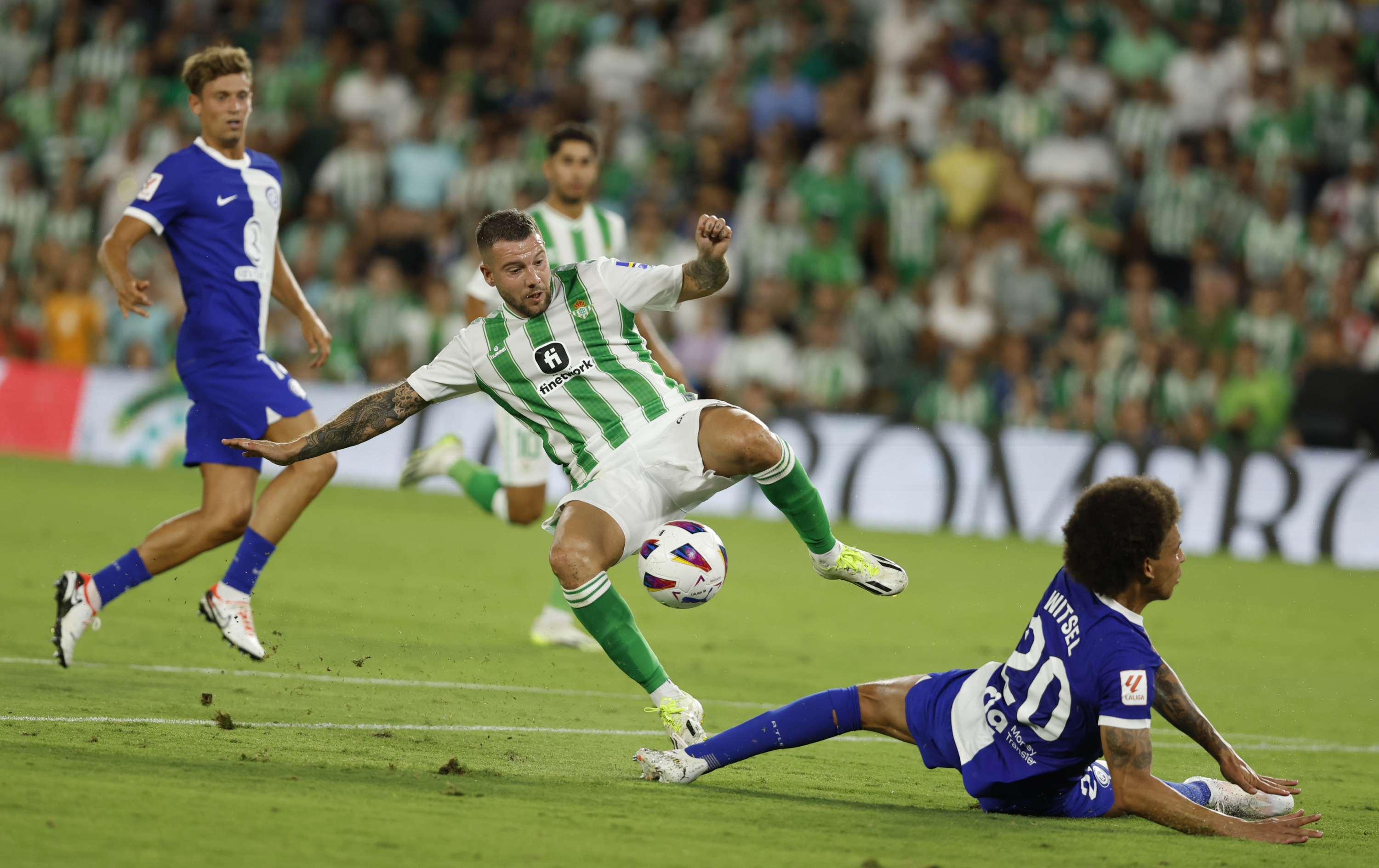 Ruibal y Witsel en el Betis- Atlético de la temporada pasada