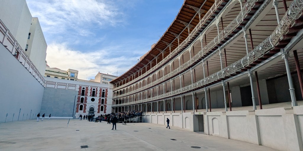 Panorámica del frontón Beti-Jai