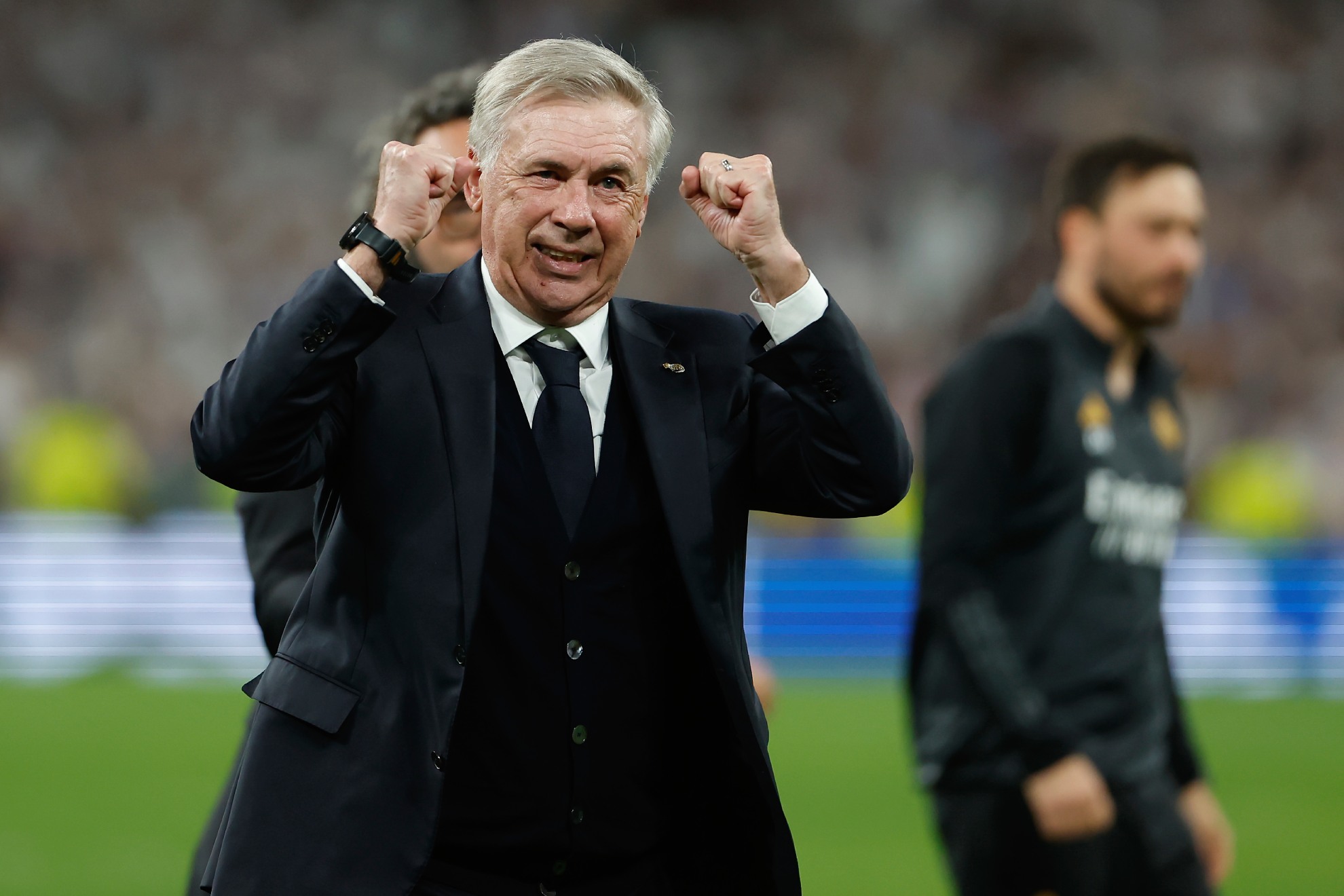 Carlo Ancelotti celebra una victoria en el Bernabéu.