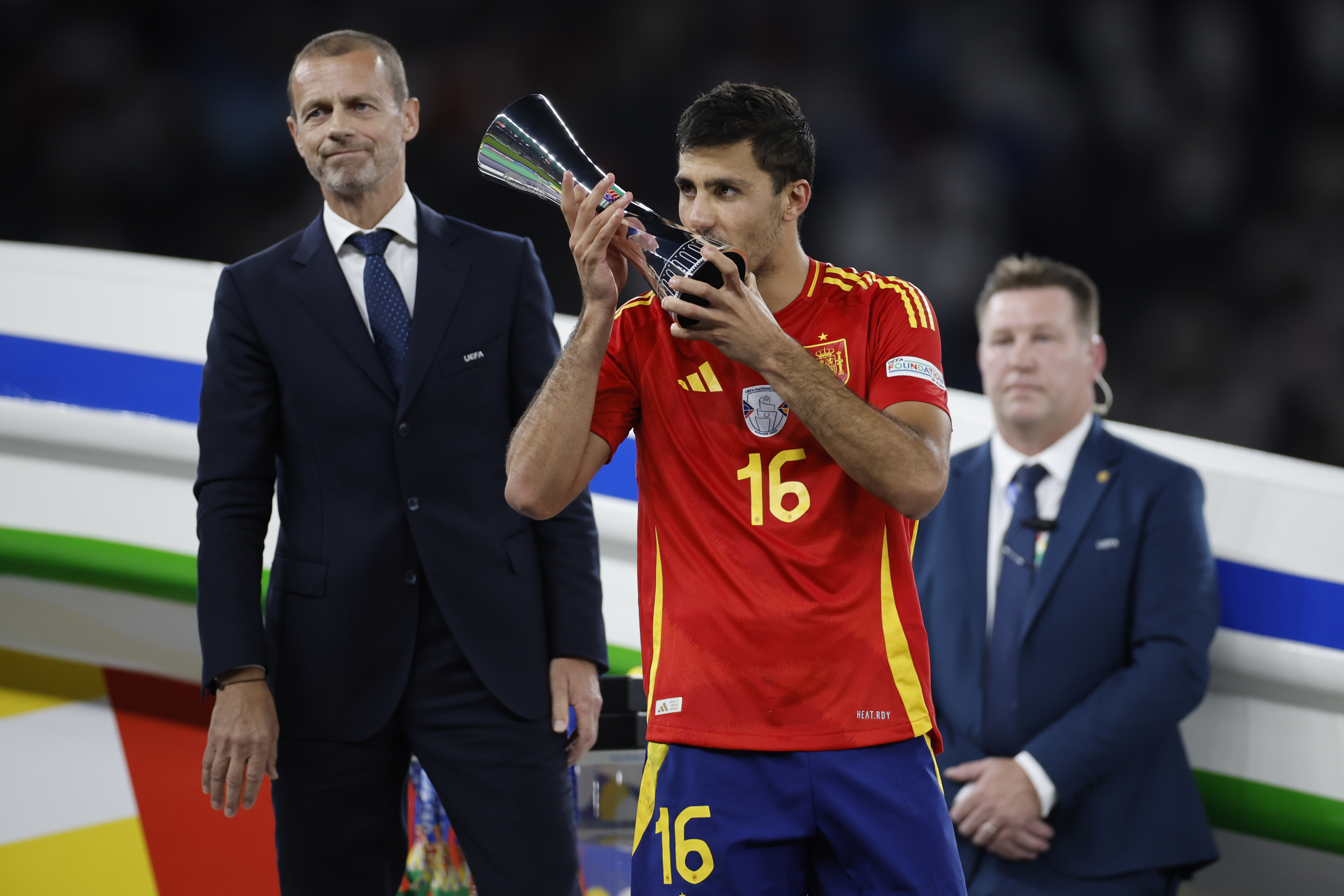 Rodrigo received the award given to him as the best fighter of the Campeonato