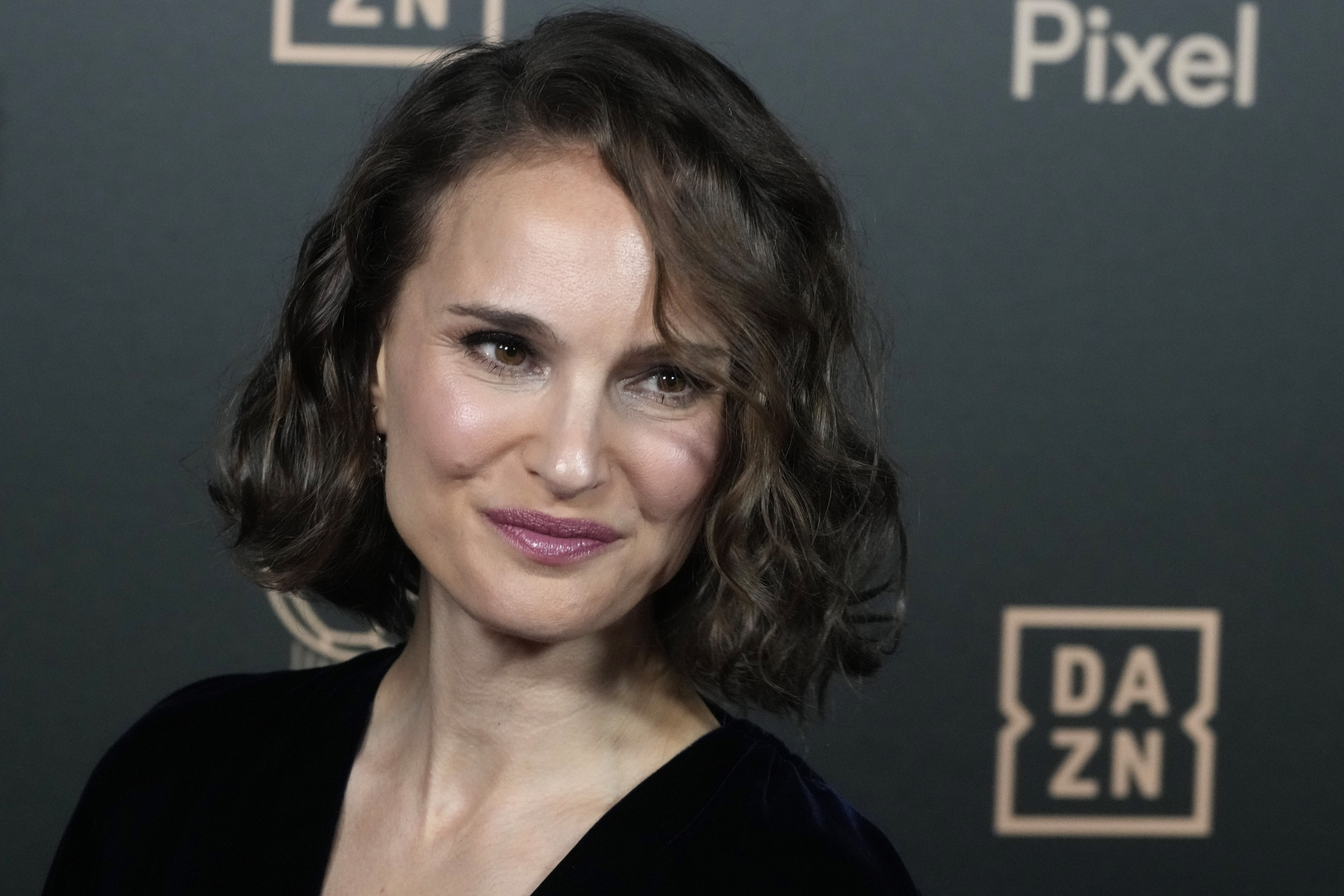 Aktris Natalie Portman di gala Ballon d'Or