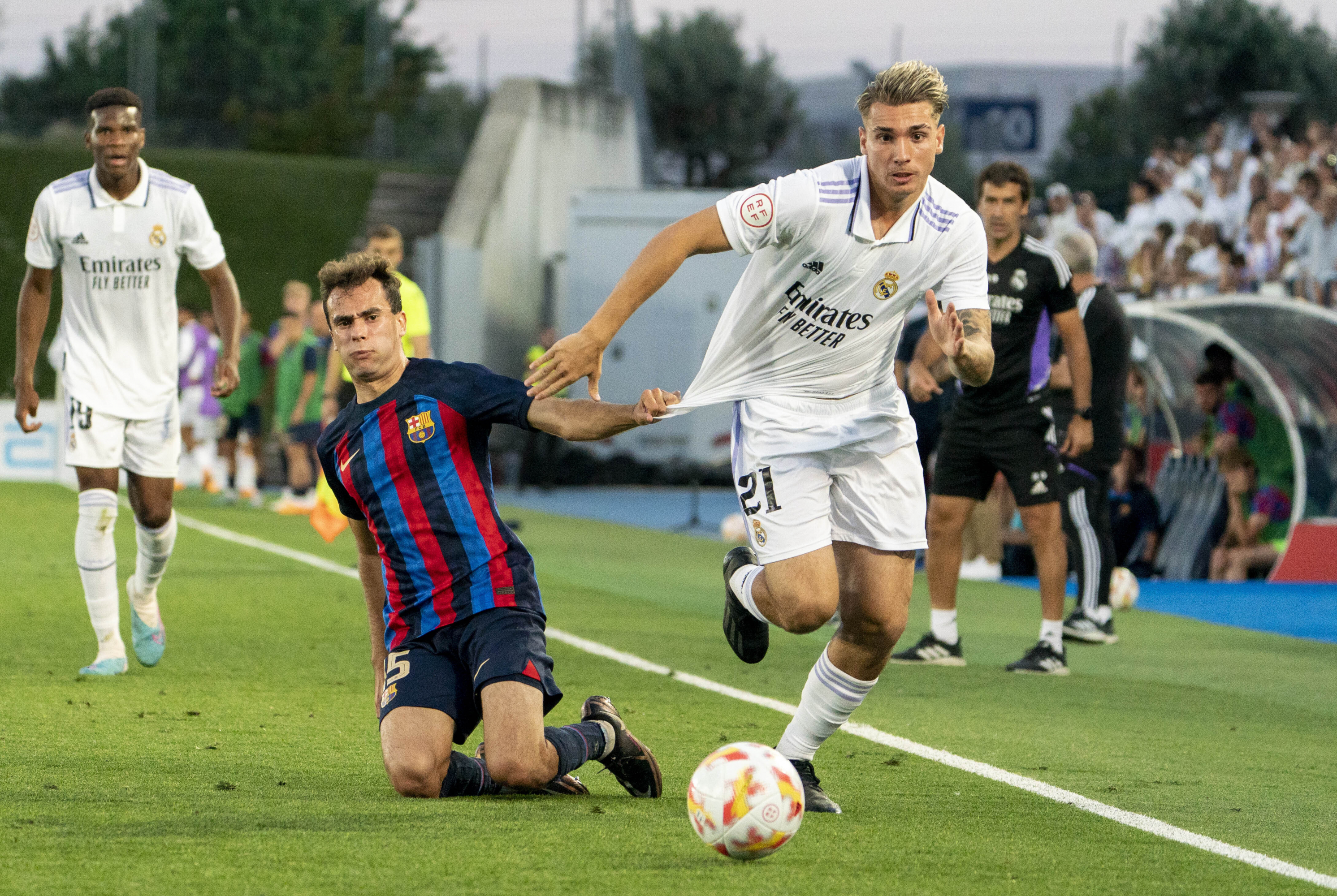 Iker Bravo gioca con il Real Madrid Castilla e contro il Barcellona B