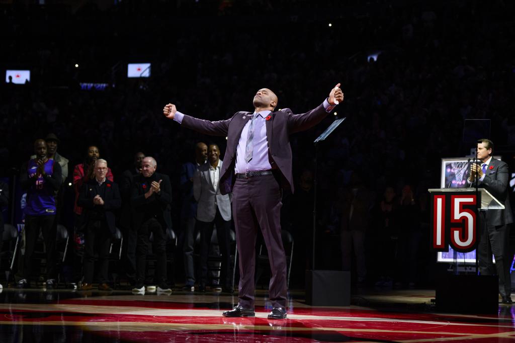 Vince Carter i jego reakcja podczas ceremonii.