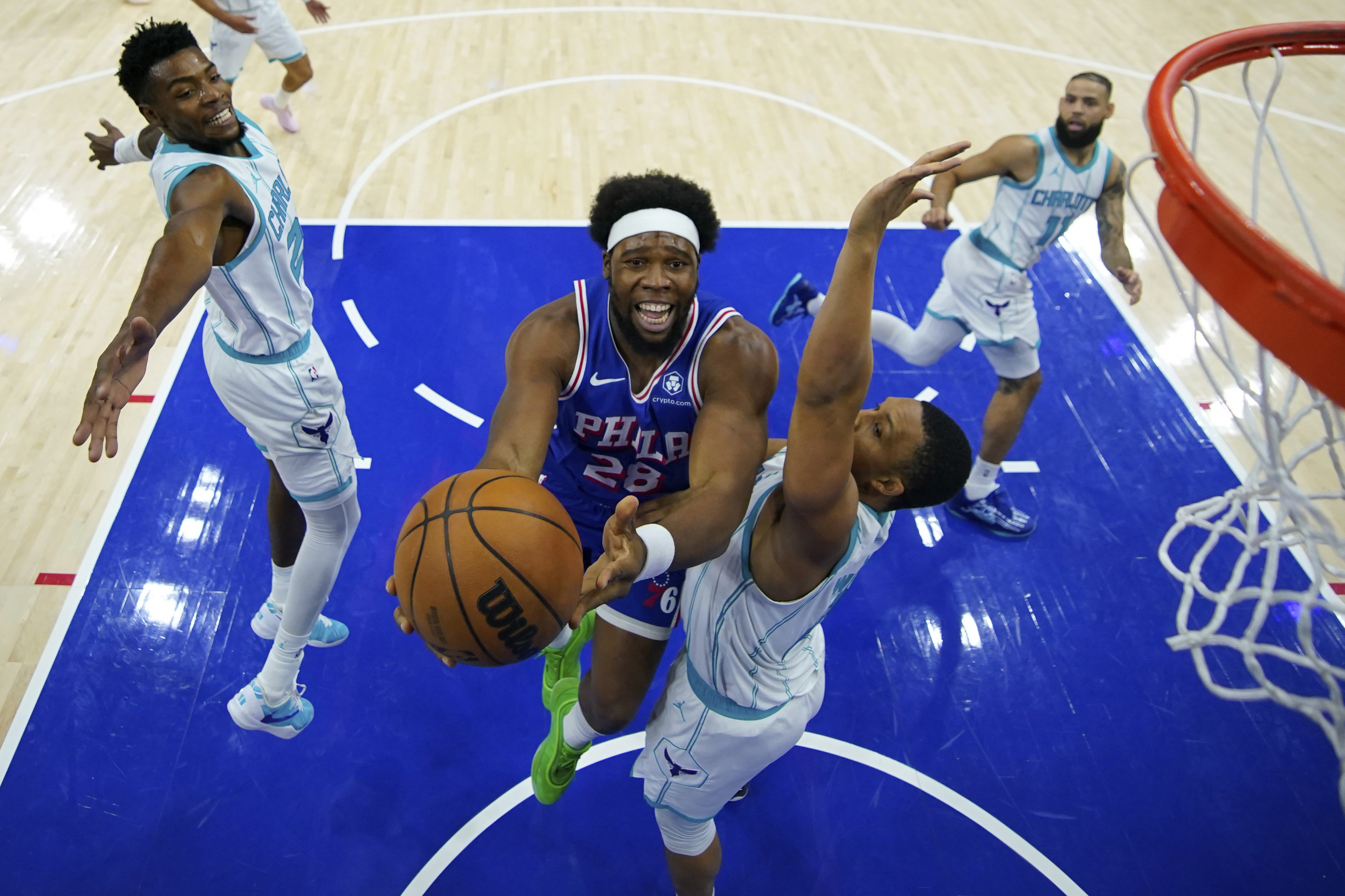 Guerschon Yabusele was decisive in the Sixers' victory against the Hornets