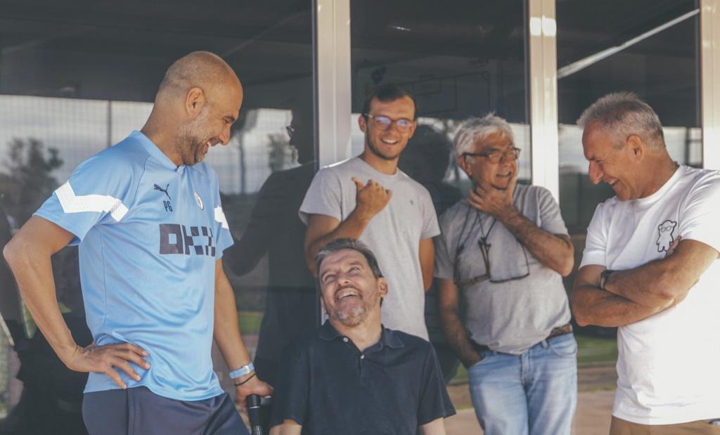 Guardiola, tillsammans med Begiristain och Unzue, i matchen mot ALS.