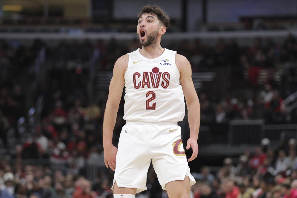 Ty Jerome celebrates a Cavs basket against the Bulls