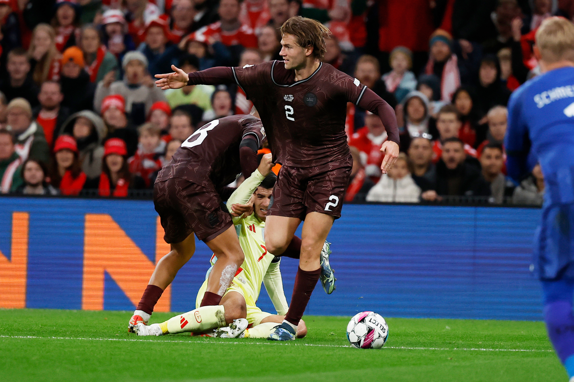 The play that ended in Morata's yellow.