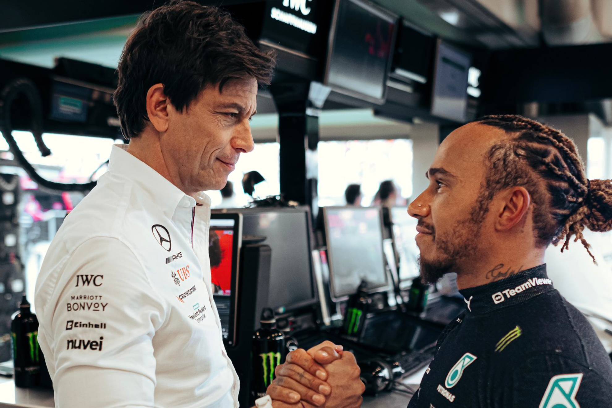 Me tomé un café con Hamilton y me dijo... me voy a Ferrari"